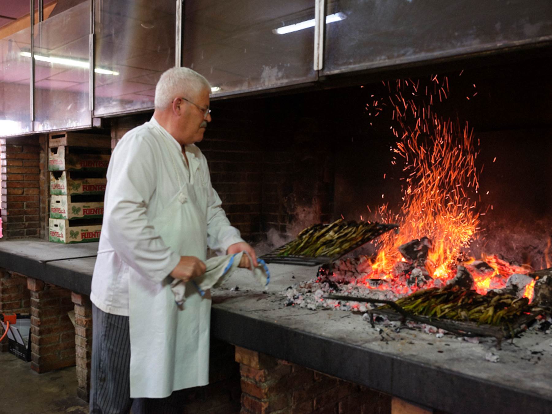 Dinar_Sant_Sadurní_D'Anoia_vinyes_enoturismo-canals-y-munne_Brasas